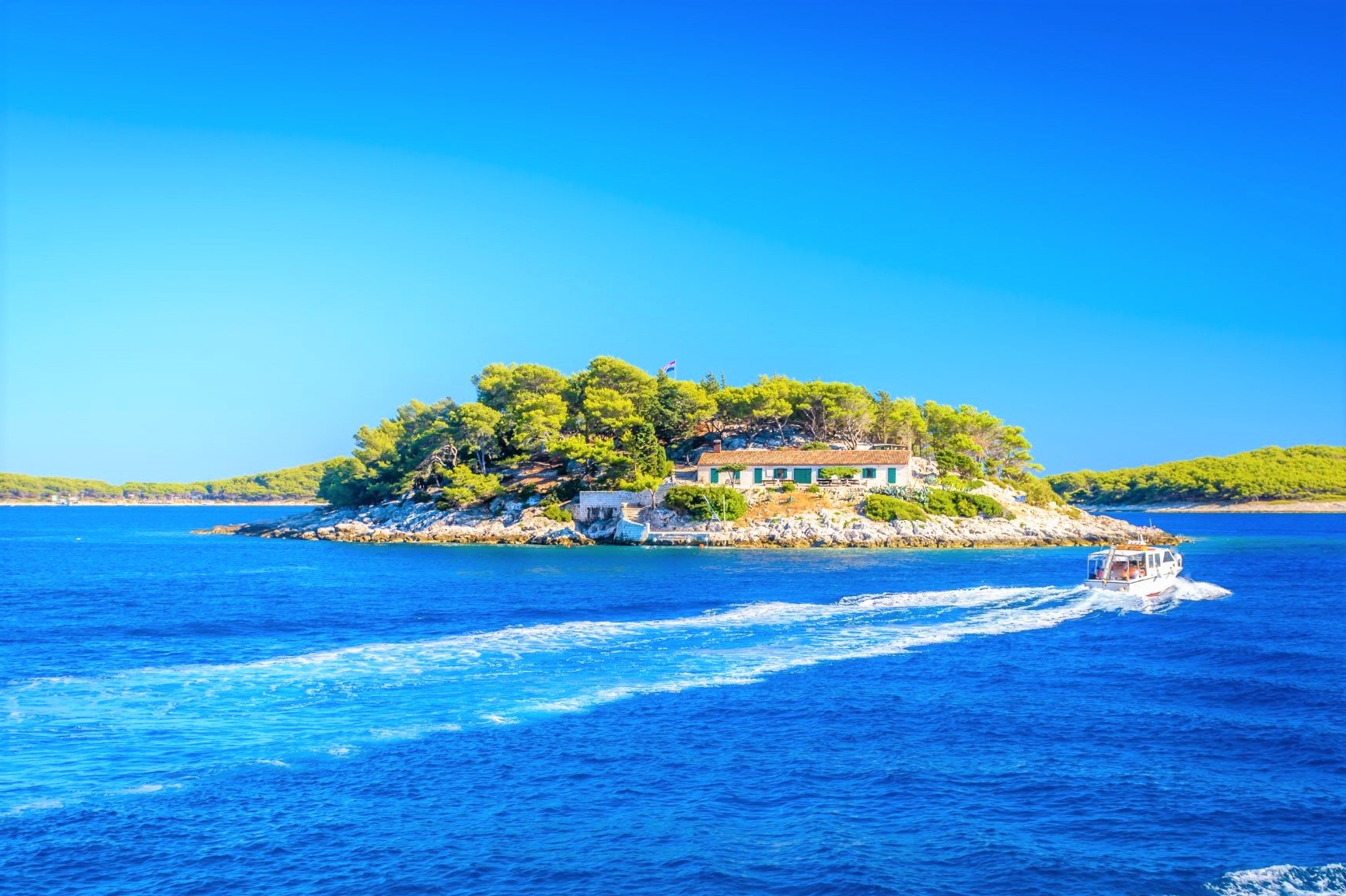 KNMtravel DMC, Sun, sea & mountains, Hvar island, speedboat