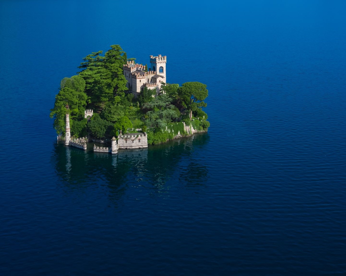 KNMtravel DMC, isla Loreto, lago Iseo, Lombardia, Italia 