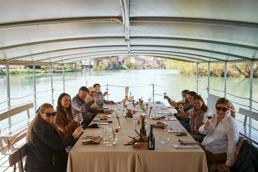 KNMtravel DMC, Slovenia, Krka river, Novo mesto, Rudolf raft